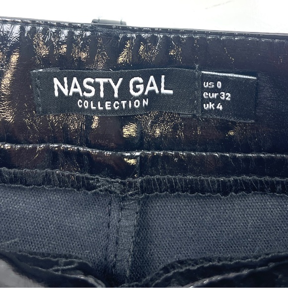 Women’s Faux Leather Black Shiny High Waist Belted Shorts Size 0 - Picture 3 of 3